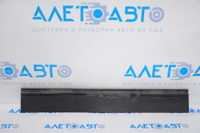 Upper radiator seal VW Tiguan 09-11 defect on edge