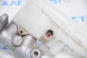 Master brake cylinder with reservoir Toyota Camry v40