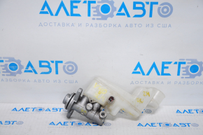 Main brake cylinder with reservoir Toyota Camry v40 without cover and rod