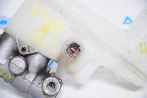 Main brake cylinder with reservoir Toyota Camry v40 without cover and rod