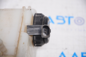 VW Passat B7 12-15 USA brake master cylinder reservoir