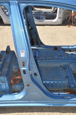 Body pillar central right Nissan Leaf 13-17 on the body