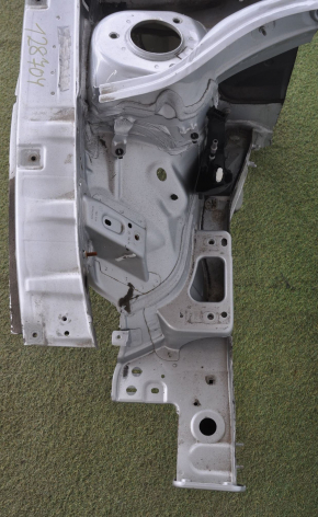 Front quarter right VW Passat b7 12-15 USA silver with central pillar