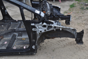 Front right quarter Toyota Prius 30 10-15 black on body, corrosion