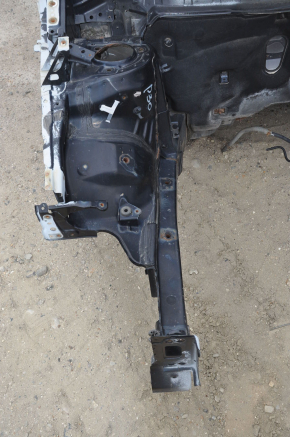 Front right quarter Toyota Prius 30 10-15 black on body, corrosion