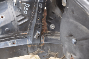 Front right quarter Toyota Prius 30 10-15 black on body, corrosion