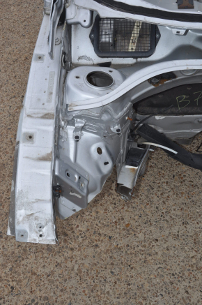 Front right quarter VW Passat b7 12-15 USA silver on the body, sawn off side member, butts
