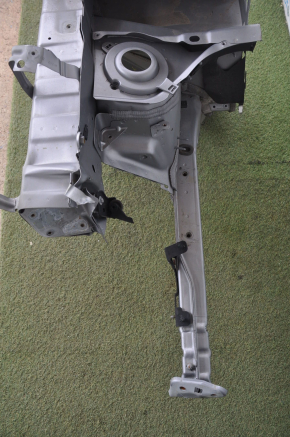 Quarter front right Jeep Cherokee KL 14-23 silver with central pillar, pokes, dented nose of pistol and side member