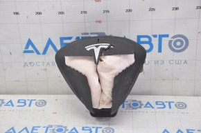 Airbag in the steering wheel driver Tesla Model S 12-20 shot, chips are broken