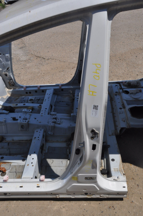 Body pillar central left Toyota Prius V 12-17 on the body