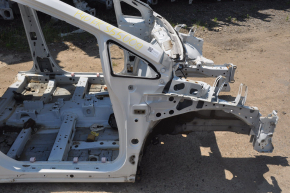 Front right quarter Toyota Prius V 12-17 white on the body