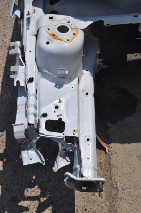 Front right quarter Ford Focus mk3 11-18 white on the body, dented side member