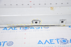 Left threshold Suzuki Kizashi 10-15 white cracks, tears, sawed, dented