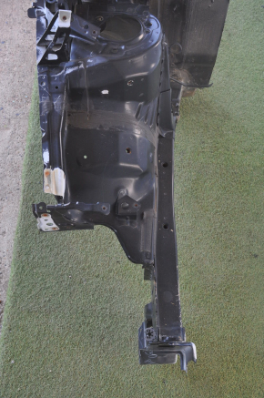 Front right quarter Toyota Prius 30 10-15 black with central pillar, pokes