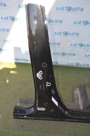 Front right quarter Toyota Prius 30 10-15 black with central pillar, pokes