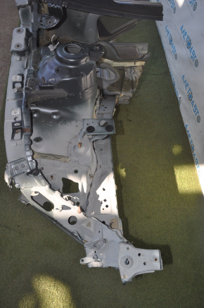 Front right quarter Chevrolet Volt 11-15 green with central pillar, pokes