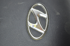 Airbag in steering wheel driver Hyundai Sonata 11-15 rusty pyropropetrone, dent on emblem