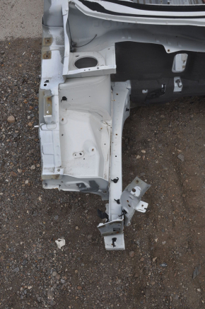 Front right quarter Nissan Leaf 13-17 white on the body