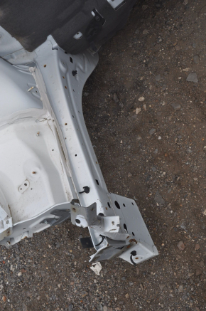 Front right quarter Nissan Leaf 13-17 white on the body