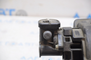 Intake manifold Nissan Sentra 13-19 1.8 automatic transmission chip broken