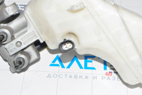 Brake master cylinder with reservoir Fiat 500L 14-19 automatic transmission