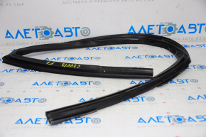 Glass seal front left Chrysler 200 11-14