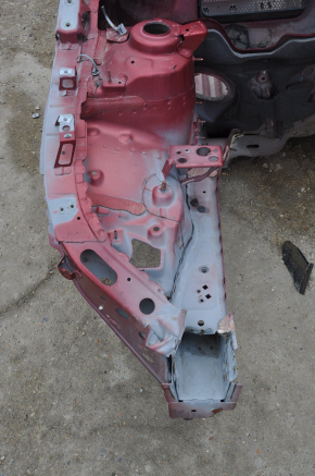 Front right quarter Chevrolet Volt 11-15 red on the body