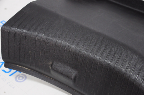 Chevrolet Cruze 16 trunk opening trim - scratches