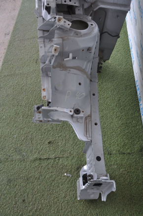 Front right quarter Toyota Prius V 12-17 silver, threshold sawed off