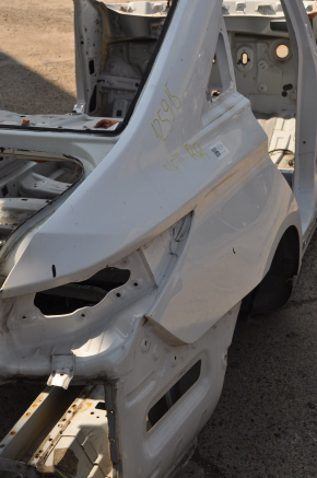 Quarter wing rear right Hyundai Sonata 11-12 white on the body, dented