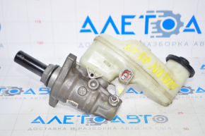 Toyota Avalon 05-07 Master Brake Cylinder with Reservoir