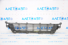 Lower grille of front bumper Lexus ES300h 13-15 prerest, cracks