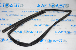 Front right glass seal for Lexus IS200 IS300 99-05