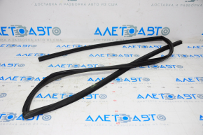 Front right windshield seal for Toyota Prius 2009-2010