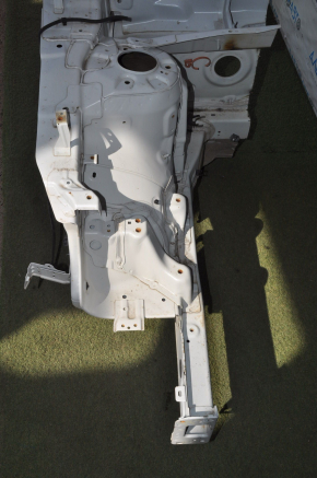 Front right quarter Hyundai Sonata 11-15 white with central pillar, pokes
