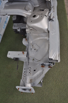 Front quarter left Ford Fusion mk5 13-20 gold with central pillar, pokes