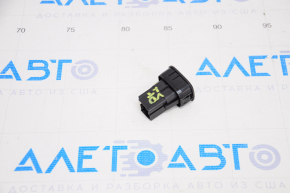 Fuel filler flap release button in Chevrolet Volt 11-15 card