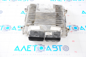 ECU engine computer Kia Sorento 14-15 2.4 dented housing, chip breakage