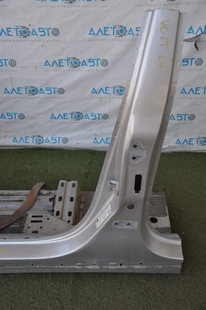 Front quarter left Chevrolet Volt 11-15 silver with central pillar, pokes