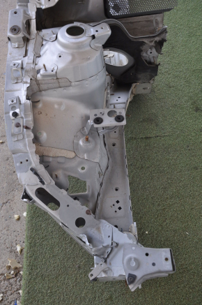 Front right quarter Chevrolet Volt 11-15 silver with central pillar, pokes