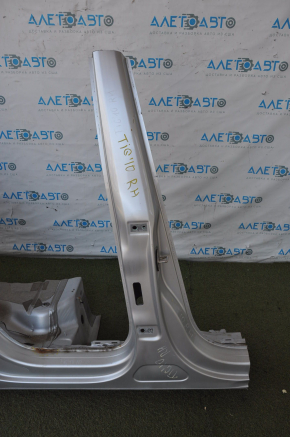 Quarter wing rear right VW Tiguan 09-18 silver with central pillar, corrosion, bumps