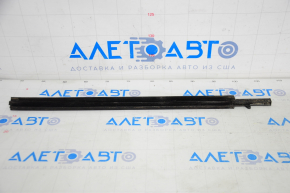 Door-glass molding, center rear left, Lexus CT200h 11-17