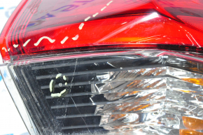 Light outer wing right Nissan Rogue 17-20 small chips