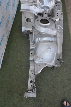 Front left quarter Lexus CT200h 11-17 silver, with central pillar, pokes on the pillar, upper pillar of the quarter is dented