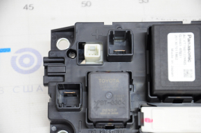 Lexus CT200h Battery Fuse Box 11-17