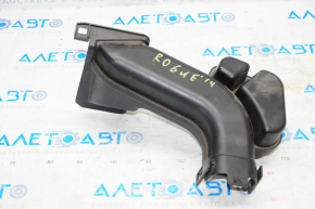 Nissan Rogue 14-20 air duct on filter, chips