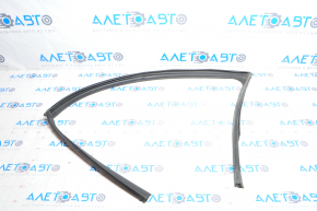 Front left glass seal Mazda 3 14-18 BM
