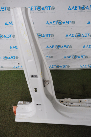 Front right quarter VW Jetta 19-24 white with central pillar, butts, sawn off side member