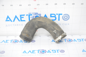 Right lower intercooler hose for VW Tiguan 18-24 tires