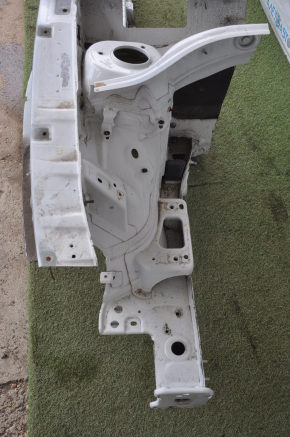 Front right quarter VW Passat b7 12-15 USA white with central pillar, pokes